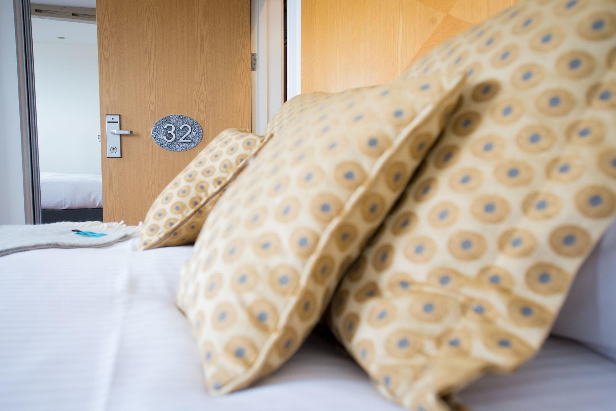 Mannings Hotel Труро Екстер'єр фото