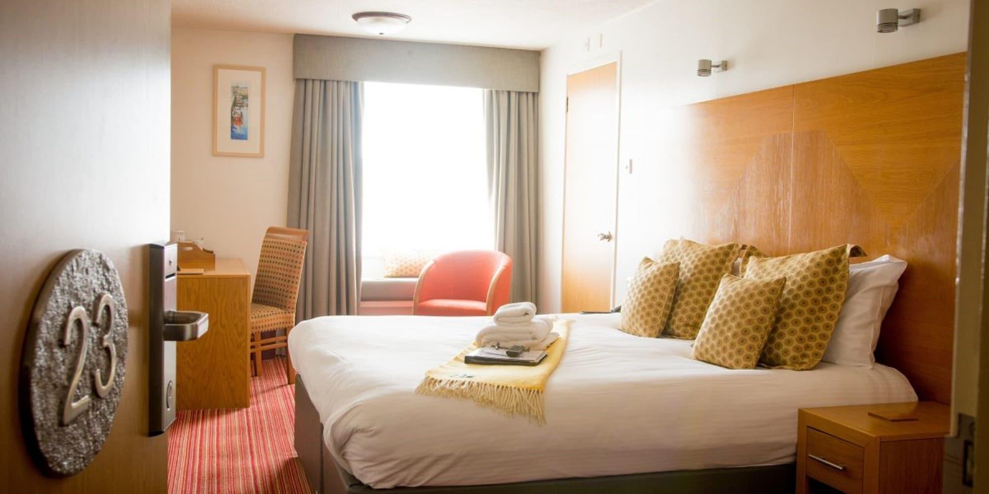 Mannings Hotel Труро Екстер'єр фото